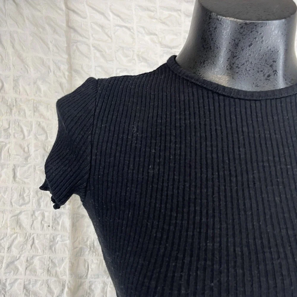 Small - Women's - Liz & Sara - Chic Black Ribbed Bodysuit with Ruffle Trim - Picture 4 of 7
